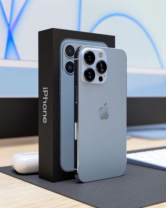 Apple iPhone 13 Pro Max – 6.7" Super Retina XDR, A15 Bionic Chip, Pro Camera System & Long Battery Life