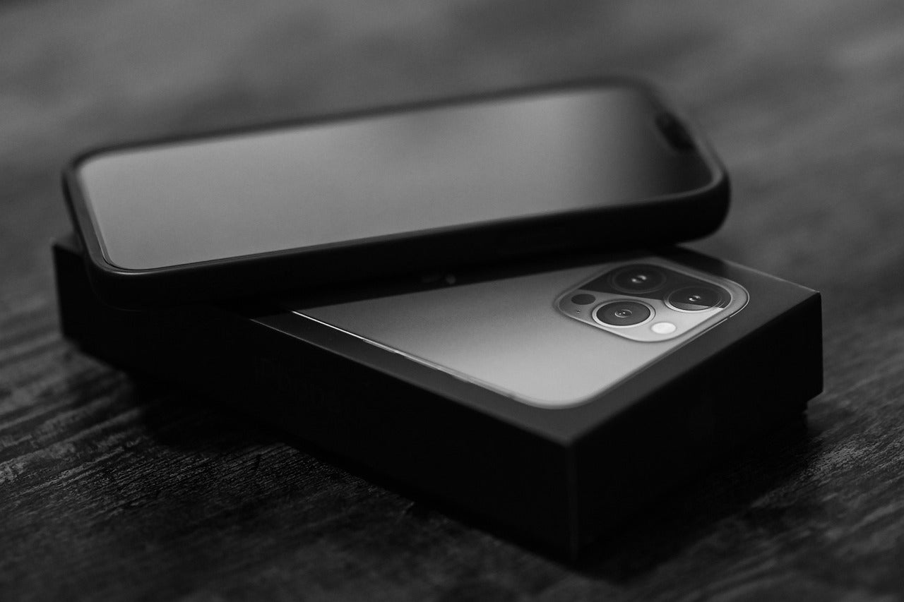 Apple iPhone 13 Pro Max – 6.7" Super Retina XDR, A15 Bionic Chip, Pro Camera System & Long Battery Life